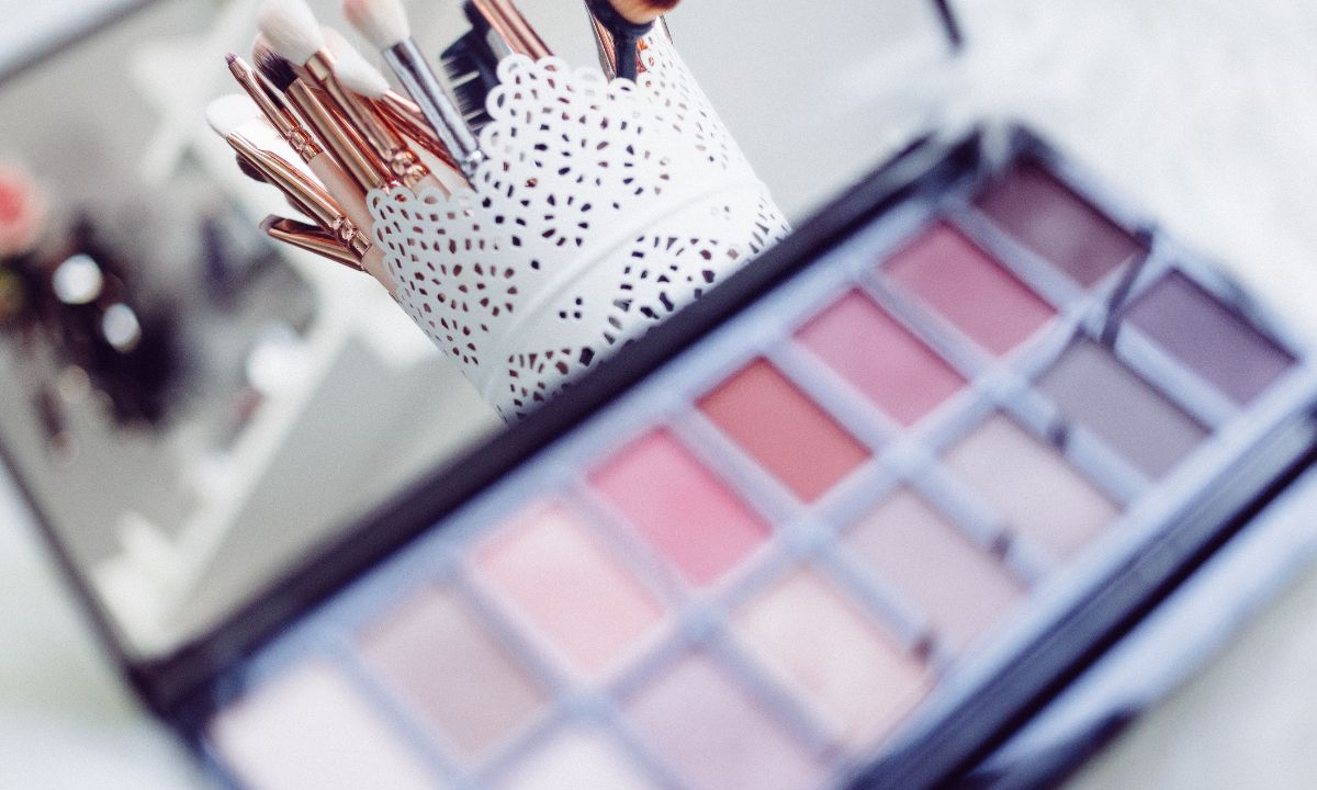 5 διαφορετικές χρήσεις της παλέτας σκιών που δεν είχες φανταστεί ποτέ