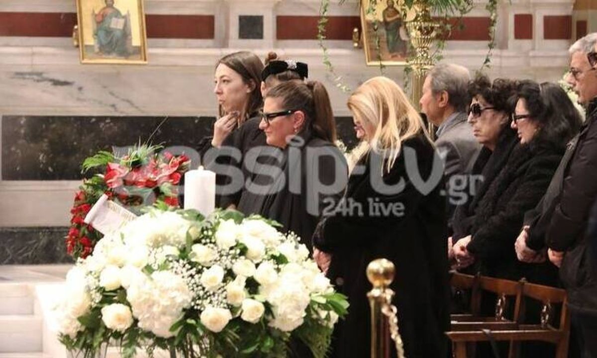 Κώστας Βούτσας: Τα εννιάμερα και η συγκινητική παρουσία του μικρού Φοίβου! (Photos)