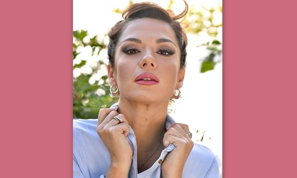 Λασκαράκη: Μετρήσαμε δεκάδες φωτό της χωρίς μακιγιάζ και ναι, υποκλινόμαστε - Φυσική και κούκλα