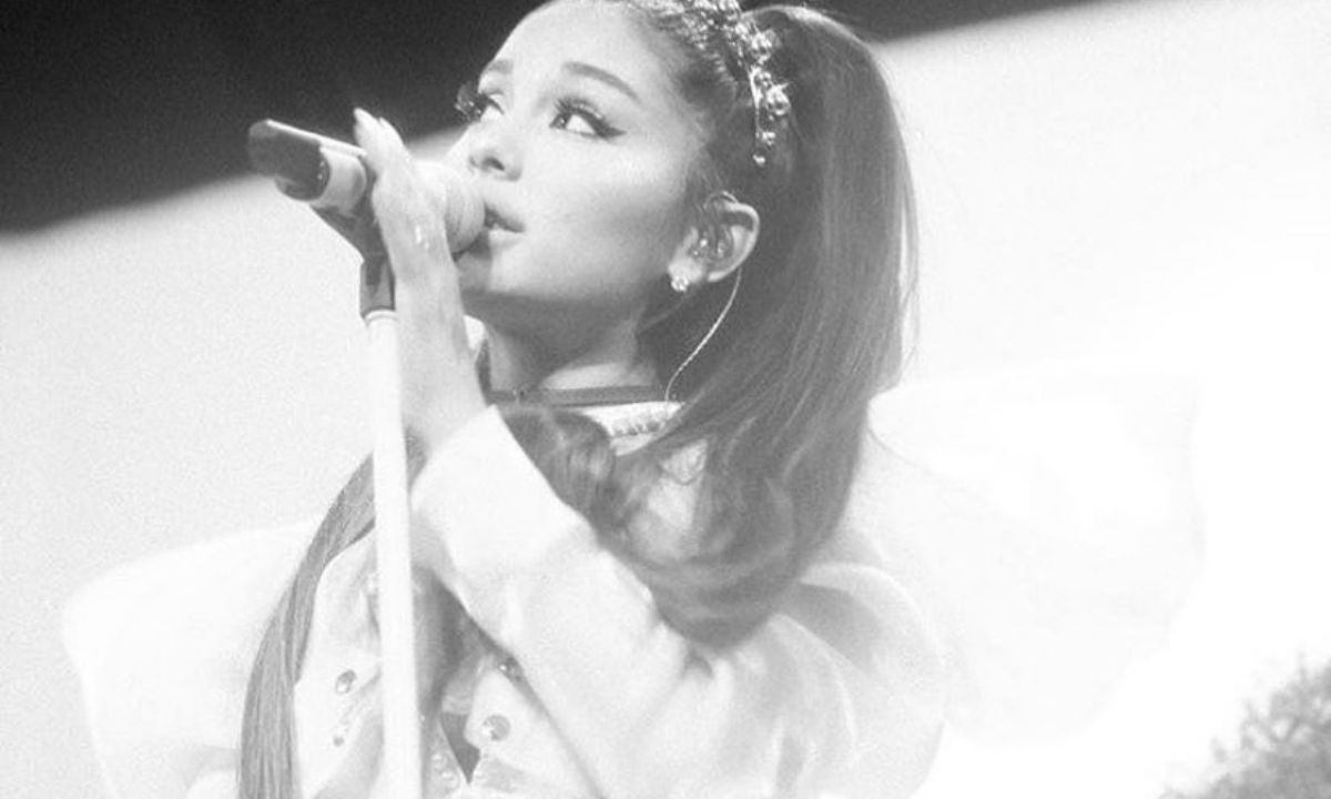 Φαίνεται πως η Ariana Grande έχει νέο αγόρι και εδώ είναι όλα όσα πρέπει να ξέρεις