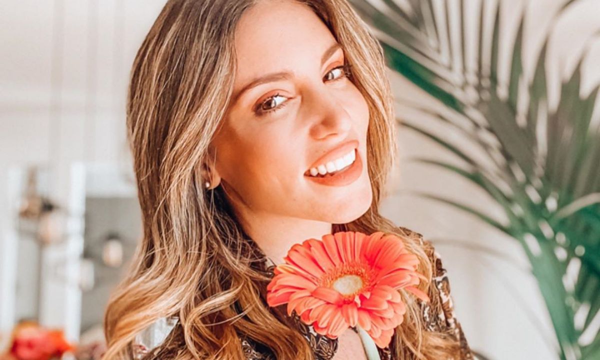 14 φορές που είδαμε την Αθηνά Οικονομάκου με μαγιό στο Instagram και ξεχάσαμε το όνομά μας