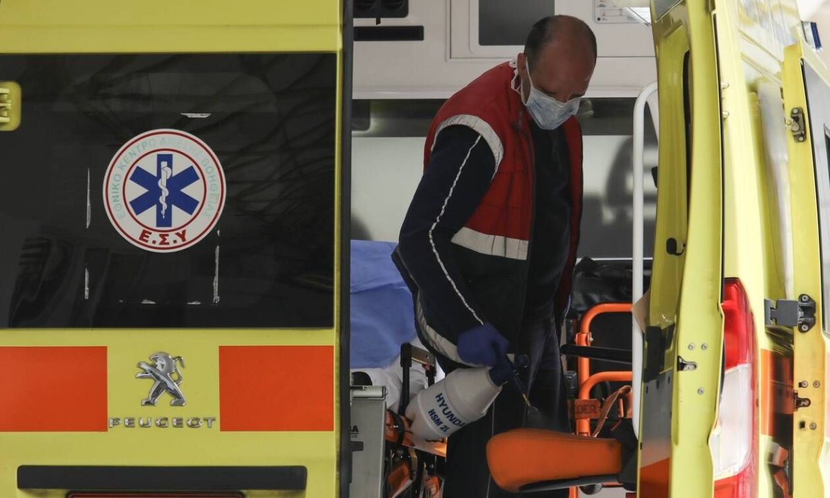 Κορονοϊός: 5.891 προσλήψεις σε νοσοκομεία, ΕΟΔΥ και ΕΚΑΒ για την αντιμετώπιση της πανδημίας