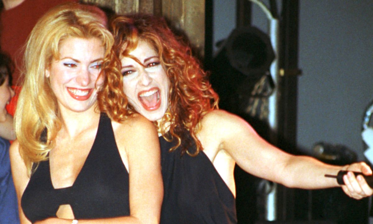 Αγνώριστη η Άννα Βίσση: Οι ακαταμάχητα σέξι εμφανίσεις της από το 1997