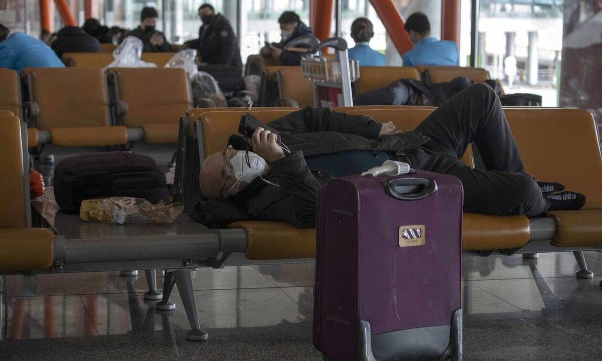 Κορονοϊός: Έτσι θα είναι το καλοκαίρι - Απολύμανση σε λιμάνια και αεροδρόμια, παραλίες με πλέξιγκλας