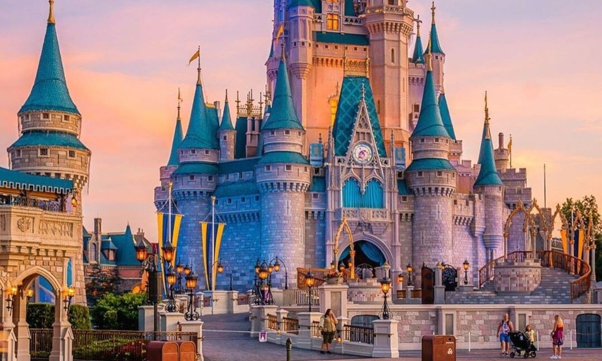 Walt Disney: Μείωση κερδών από τη διακοπή λειτουργίας των θεματικών πάρκων (photos)