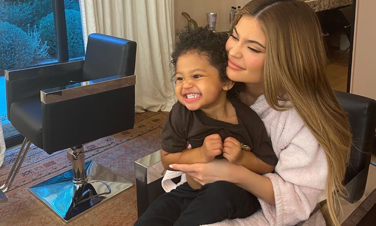 Να πώς περνάει η Kylie Jenner καραντίνα και μόλις δεις αυτή τη φωτογραφία με την Stormi θα λιώσεις