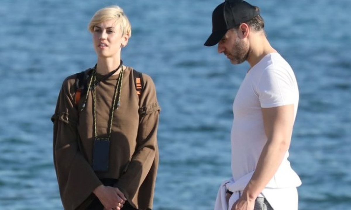 Κολλιδά - Εμμανουηλίδης: Βόλτα στη θάλασσα με τα παιδιά τους - Δεν θα πιστεύεις πόσο μεγάλωσαν