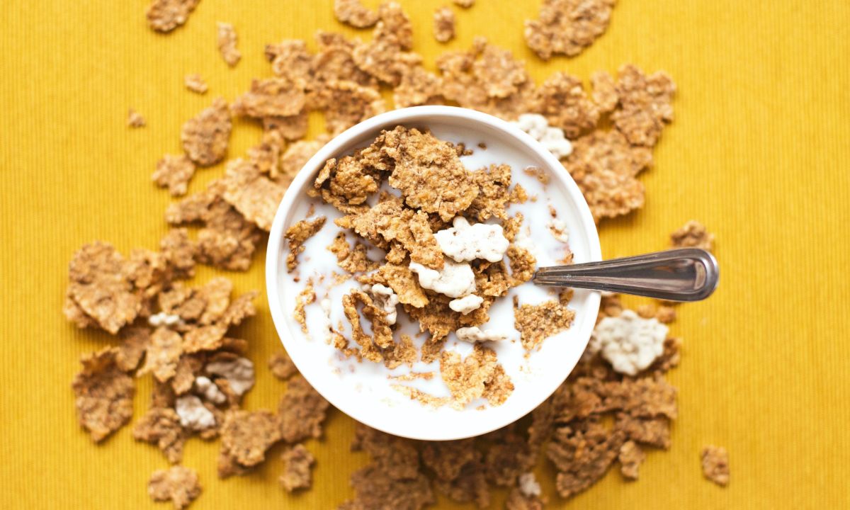 «Pancake Cereal»: Έτσι θα φτιάξεις το viral πρωινό γεύμα δημητριακών που τρελαίνει όλο το Tik- Tok