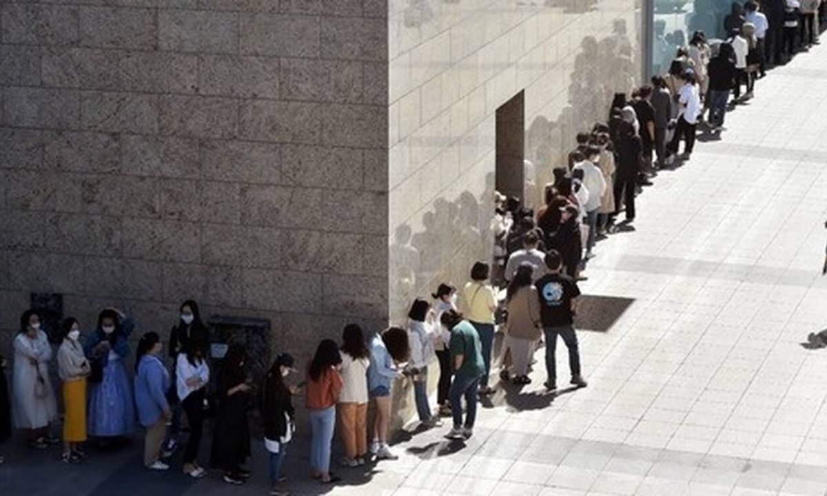 Κορονοϊός - Νότια Κορέα: Απίστευτες εικόνες έξω από κατάστημα της Chanel – Δείτε τι συνέβη (pics)