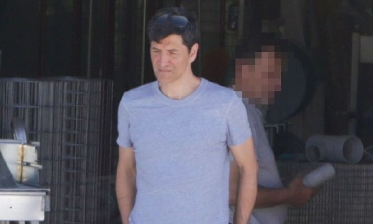 Πού εντοπίσαμε τον Σάκη Ρουβά και δεν το πιστεύαμε! (photos)