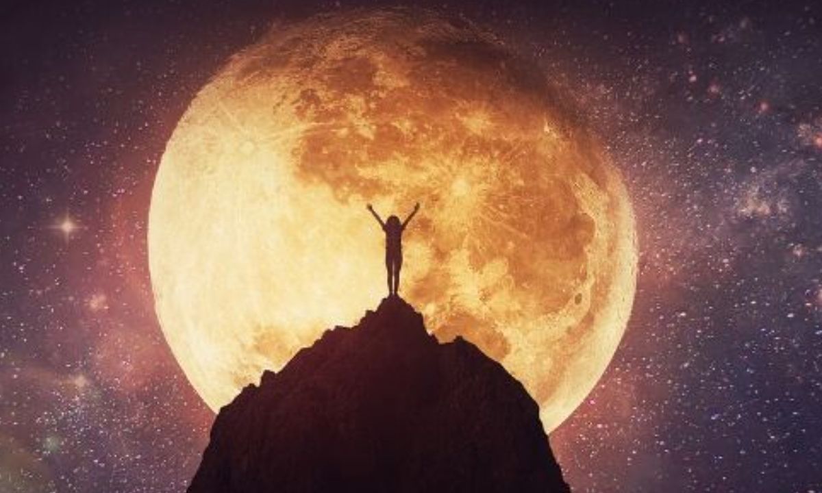 Σήμερα 05/06: Πανσέληνος – Σεληνιακή έκλειψη στον Τοξότη: Του... Κουτρούλη ο γάμος!