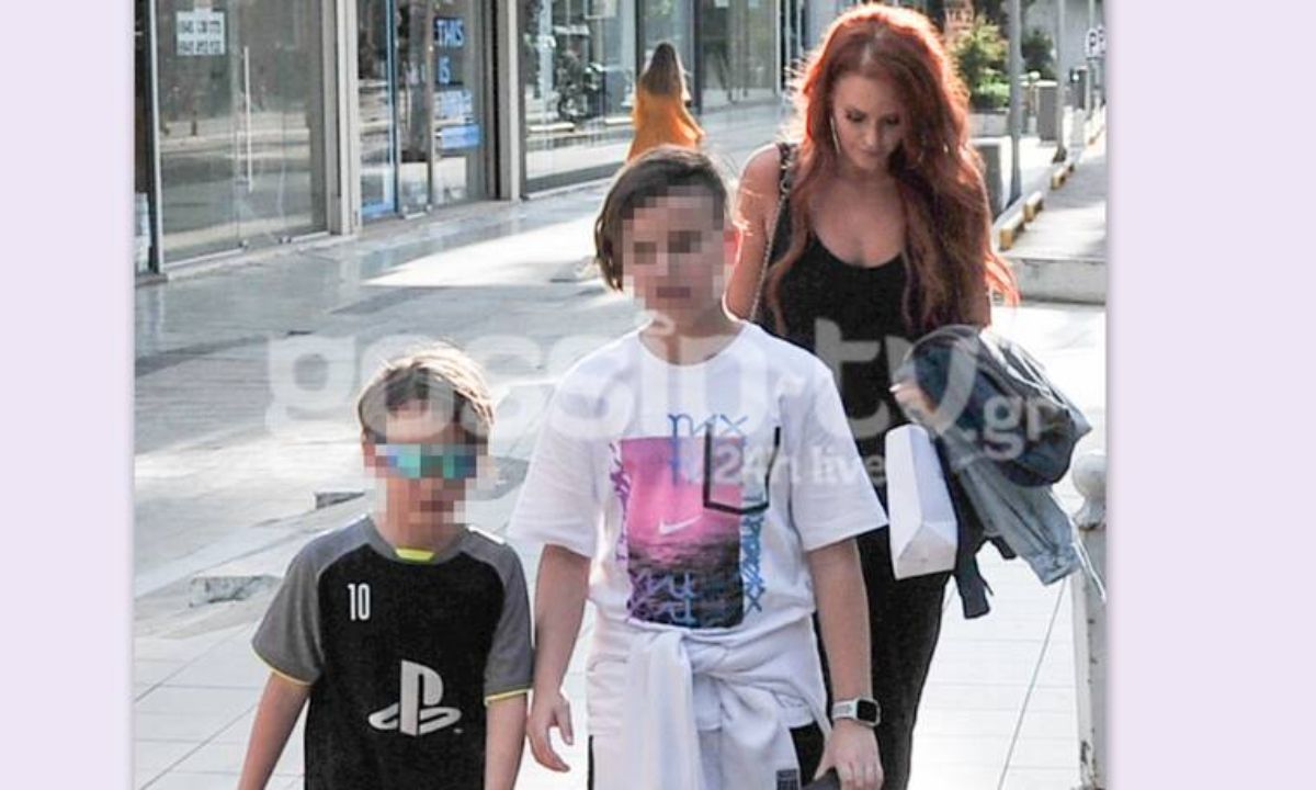 Σίσσυ Χρηστίδου: Αδυνατισμένη κι o γιος της κοντεύει να την περάσει στο ύψος