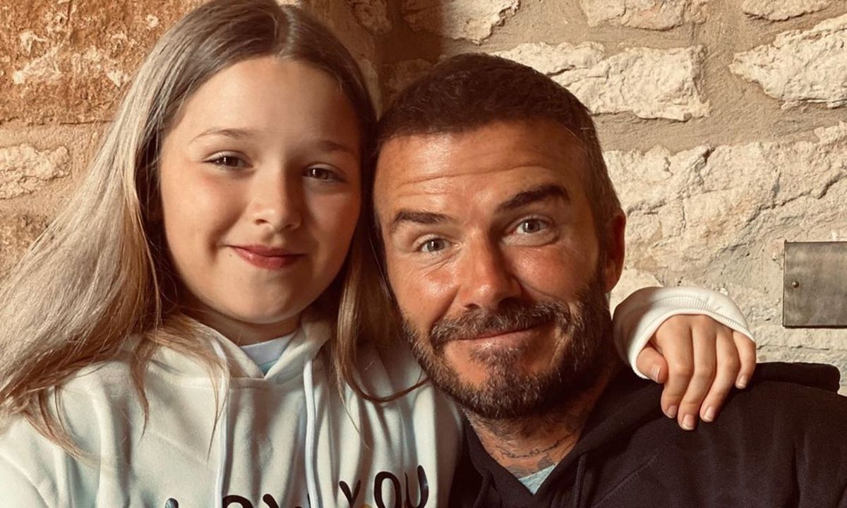 Η κόρη του David Beckham παίζει ποδόσφαιρό και τρελαίνει τον μπαμπά της