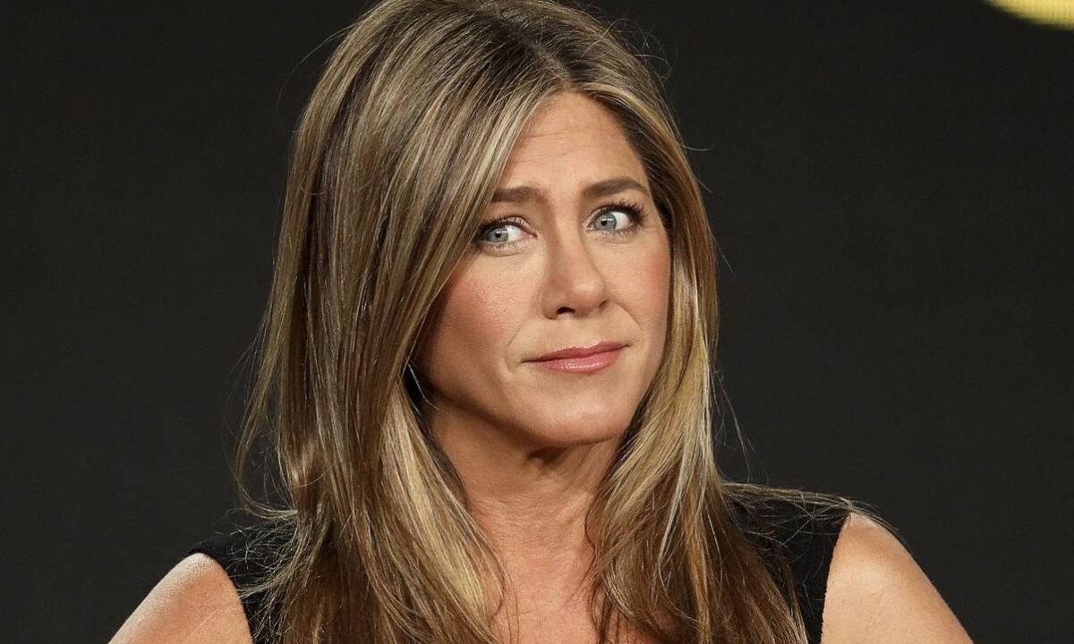 Τζένιφερ Άνιστον: «Αυτό είναι ο Covid, φοράτε μάσκες» - Η συγκλονιστική ανάρτηση