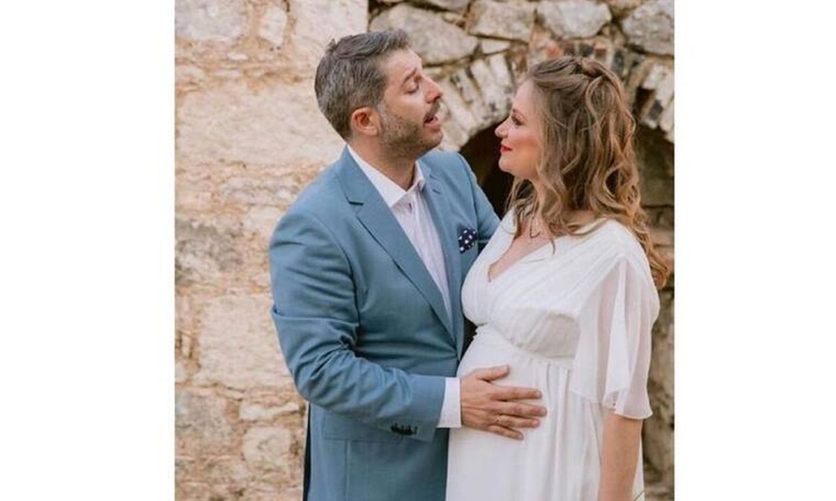 Μπουρδούμης-Δροσάκη: Η νέα φώτο από το μαιευτήριο μετά τη γέννηση του γιου