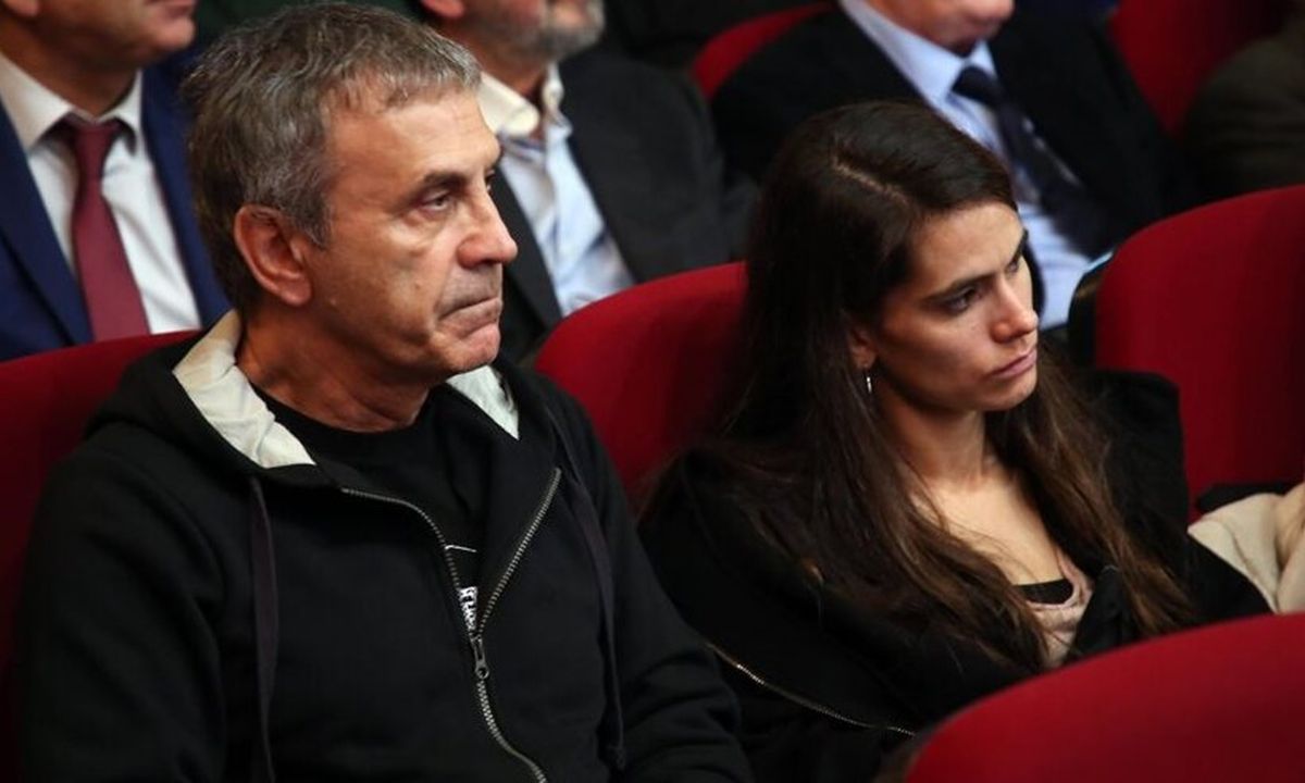 Η κόρη του Νταλάρα δημοσίευσε για πρώτη φορά φωτό με μπικίνι και τα… χάσαμε!