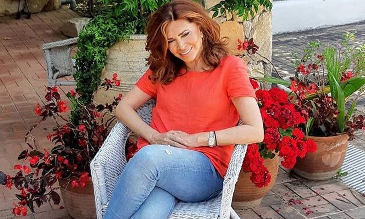 Μιμή Ντενίση: Θα ξετρελαθείς με τα σκεύη στο εξοχικό της στο Θεολόγο!