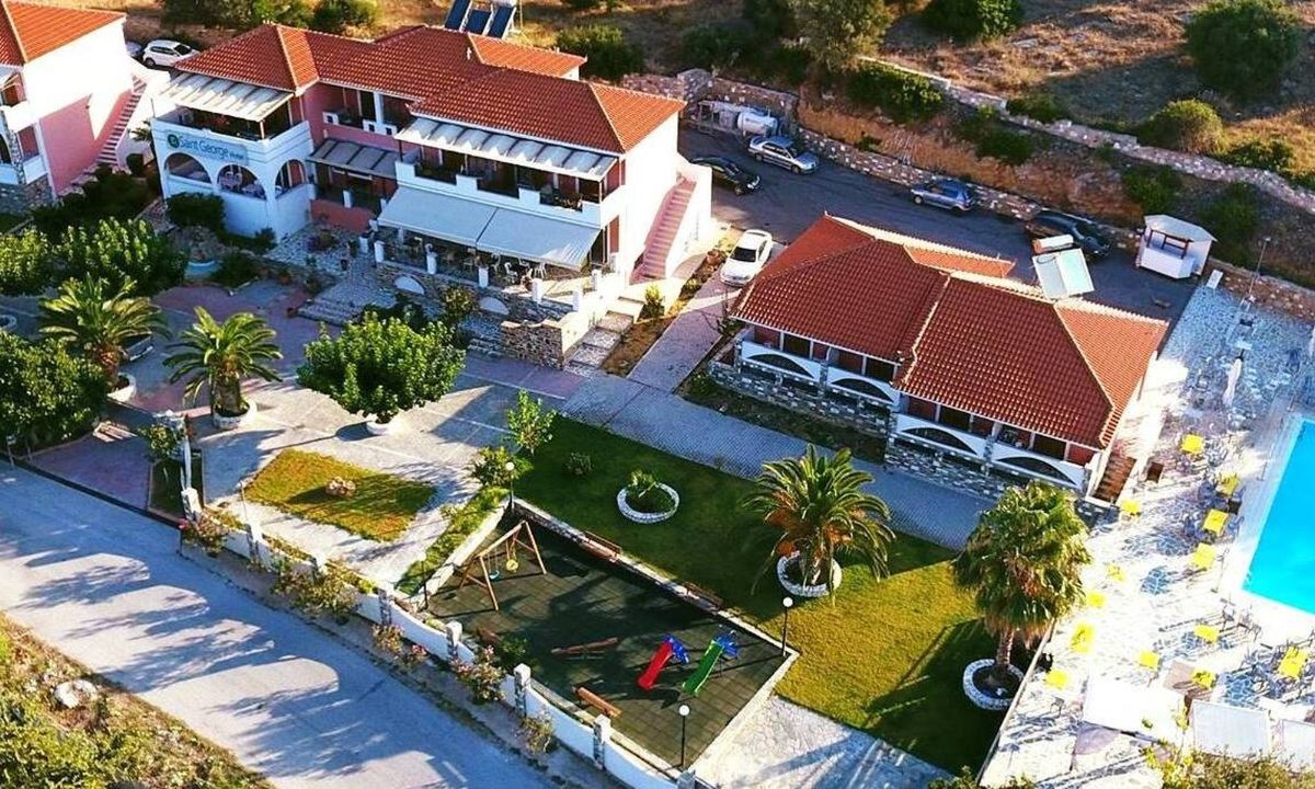 Δεν θα πιστεύετε σε ποιον γνωστό τραγουδιστή ανήκει αυτό το ξενοδοχείo (pics)