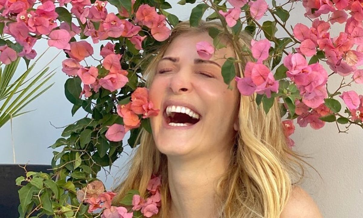 Θεοδωρίδου:Ταλαντούχα η κόρη της! Ο πίνακας της Χριστιάνας που θα σε ξετρελάνει