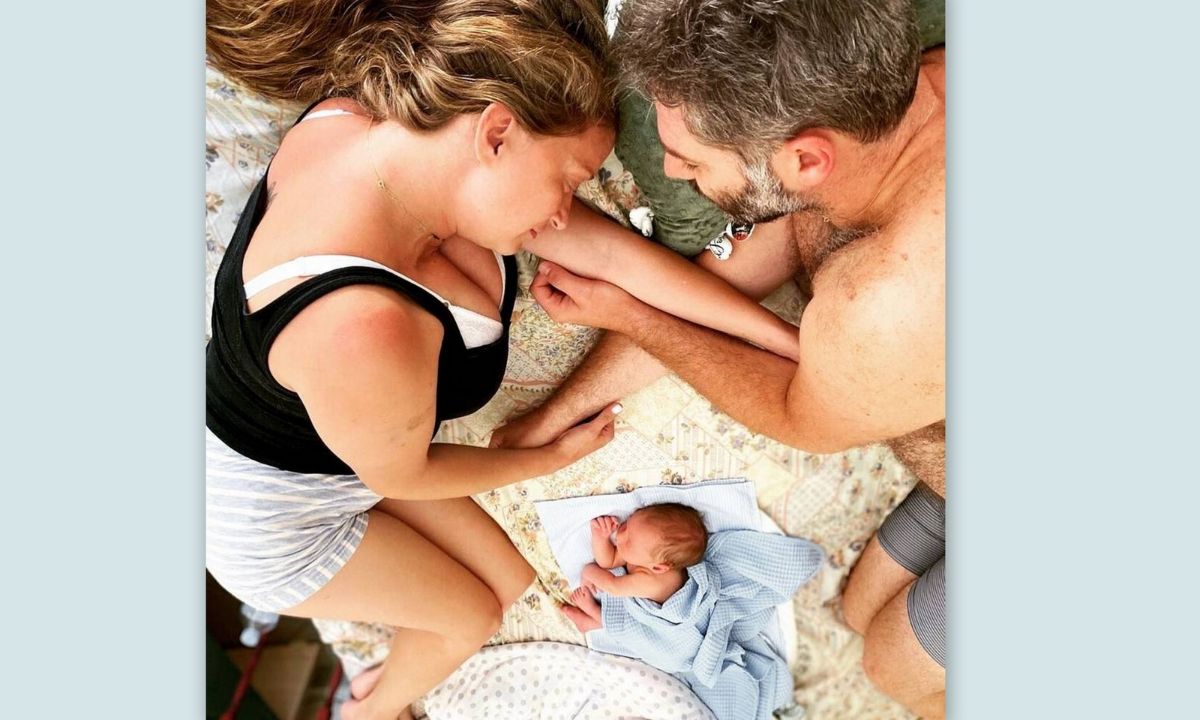 Μπουρδούμης: Μιλά για τη γυναίκα του, Λένα και το μωρό τους και… λιώνει