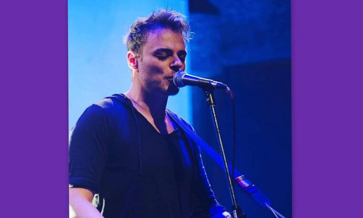 Νίκος Μίχας: Φώτο από τα πρώτα μπάνια με την κόρη του!