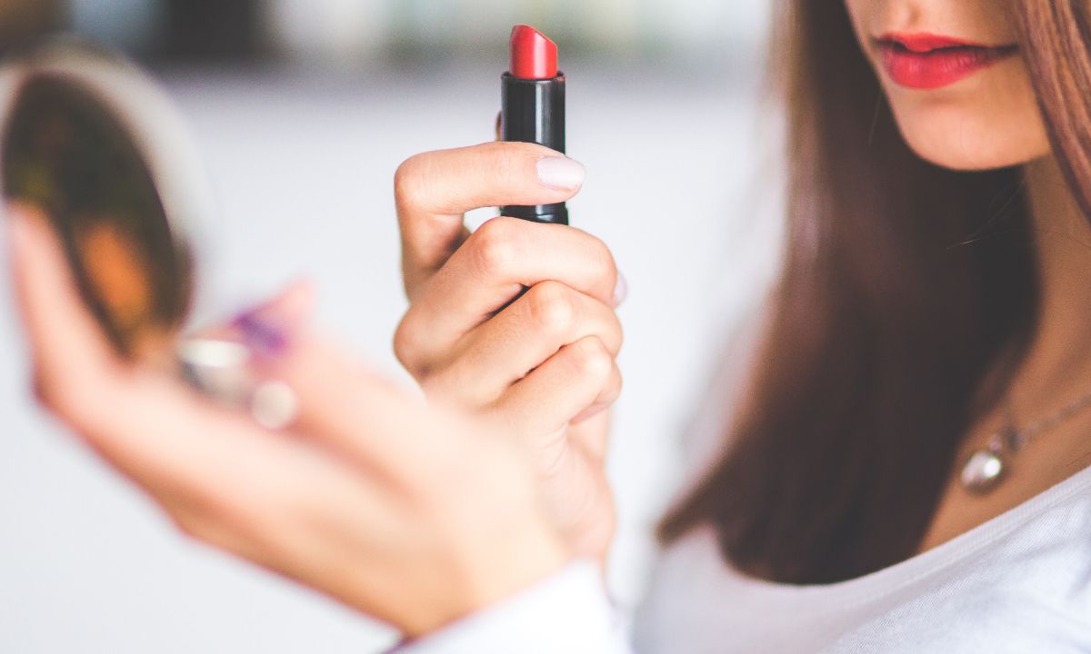 Συμβουλές για έφηβες: Ποιο μακιγιάζ πρέπει να αποφύγεις στο σχολείο