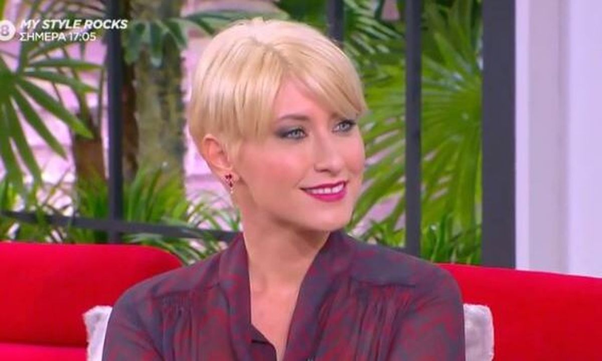 Κοσιώνη: «Πριν κόψω τα μαλλιά μου κοντά, έστειλα φωτογραφία στον σύζυγό μου»