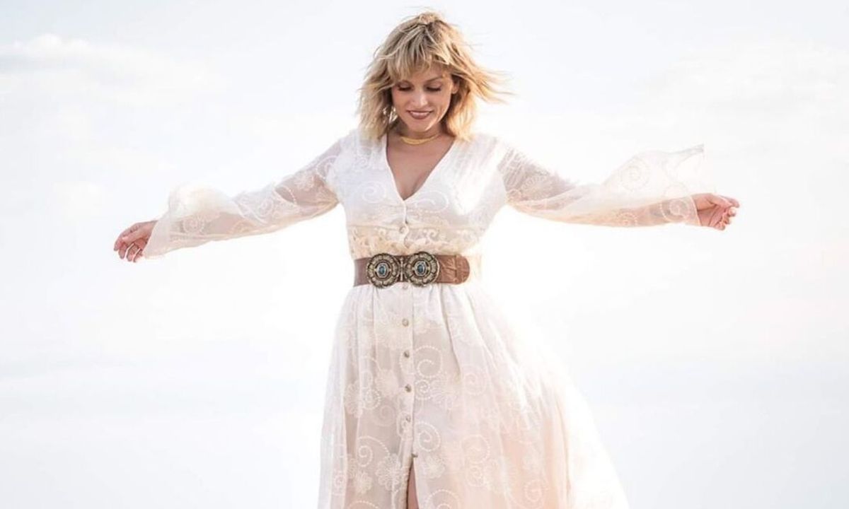 Ελεονώρα Ζουγανέλη: Η πρόβα νυφικού και η σχεδιάστρια που ανέλαβε τη ραφή του