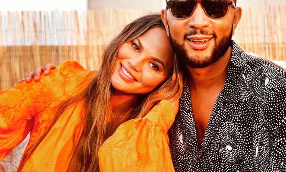 Στο νοσοκομείο η Chrissy Teigen: «Αν τα καταφέρουμε εγώ και το μωρό»
