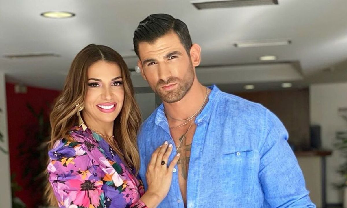 Ελένη Χατζίδου: Η κορούλα της κάνει τα πρώτα της βήματα