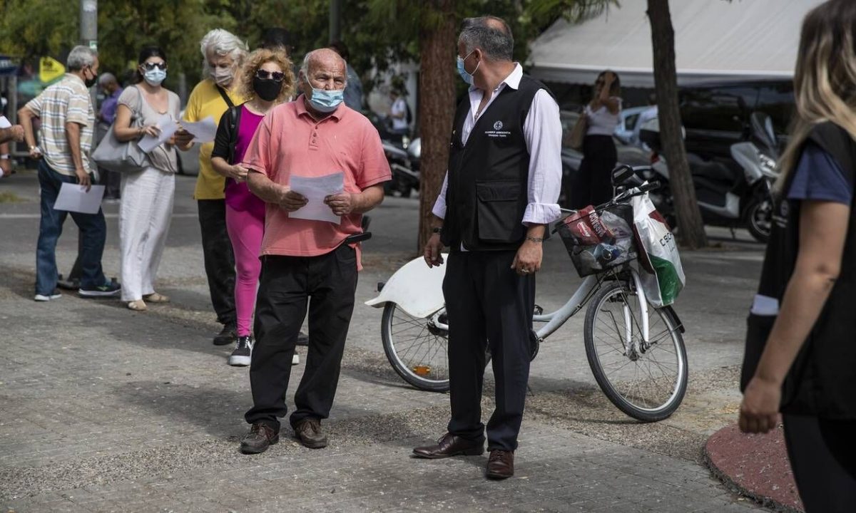 Κορονοϊός: Κοντά στο lockdown η Αττική - Τα πέντε νέα μέτρα