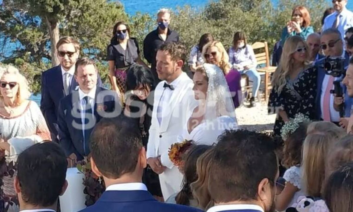 Ζουγανέλη-Δημητρίου: Οι πρώτες εικόνες από τον παραμυθένιο γάμο τους στις Σπέτσες