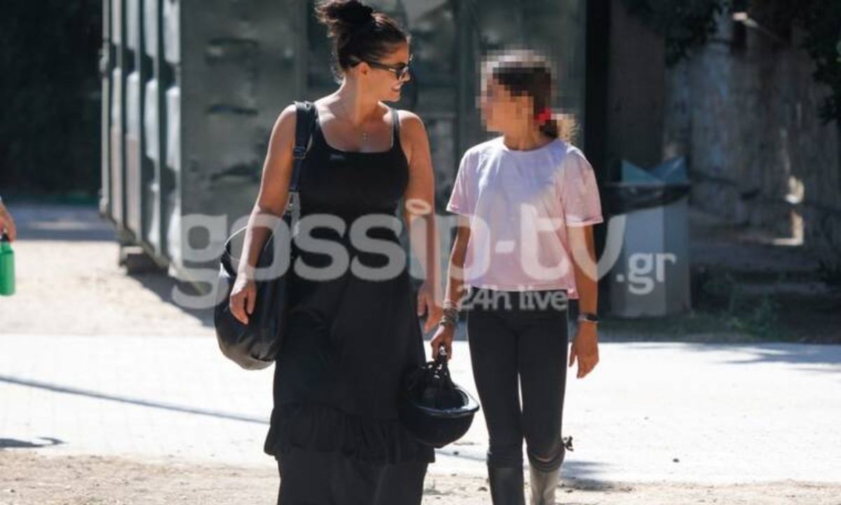 Κορινθίου: Η κόρη της, την έφτασε στο ύψος και μοιάζουν σαν δυο σταγόνες νερό