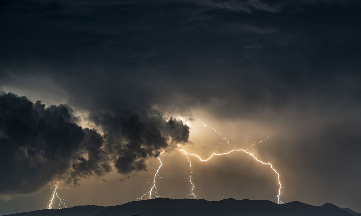 Καιρός - Έκτακτο δελτίο ΕΜΥ: Σφοδρή κακοκαιρία θα σαρώσει τη χώρα από το βράδυ