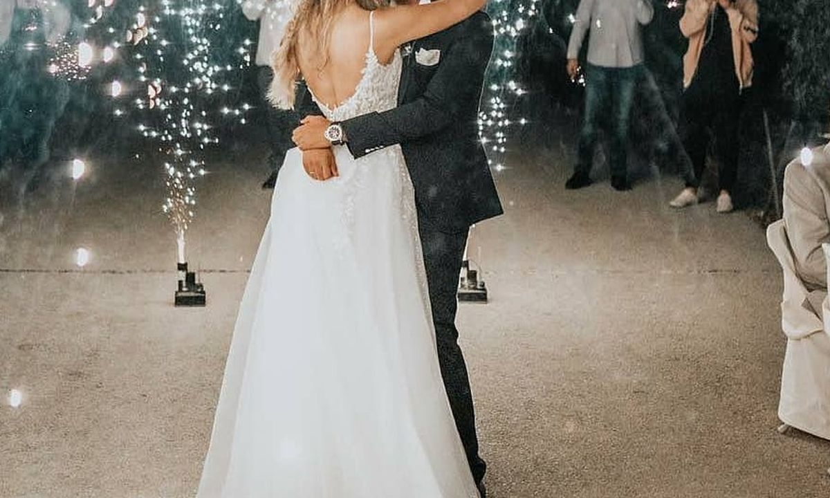 Την είδαμε και τη θαυμάσαμε αλλά σε αυτή τη φωτό το νυφικό της μας «μάγεψε»