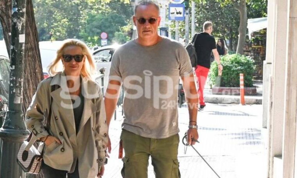 Μπεκατώρου - Αλεβιζόπουλος: H βόλτα στο Κολωνάκι και το look στα ίδια χρώματα