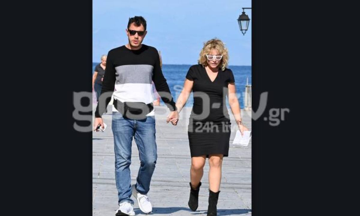 Ζουγανέλη: Χέρι-χέρι με τον άντρα της και με μίνι μαύρο φόρεμα στο νησί μετά το γάμο