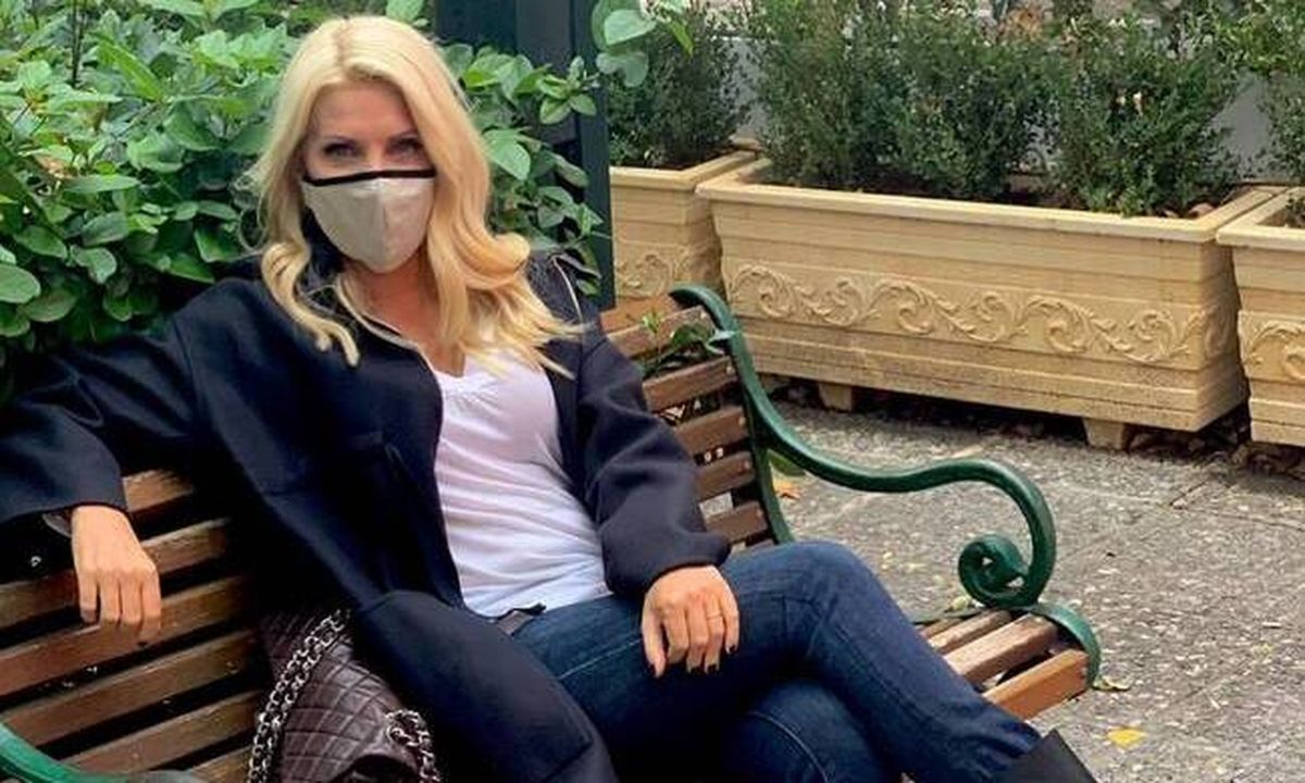 Μενεγάκη: Έτσι περνάει στο σπίτι της στα Μελίσσια τις πρώτες ώρες του lockdown!
