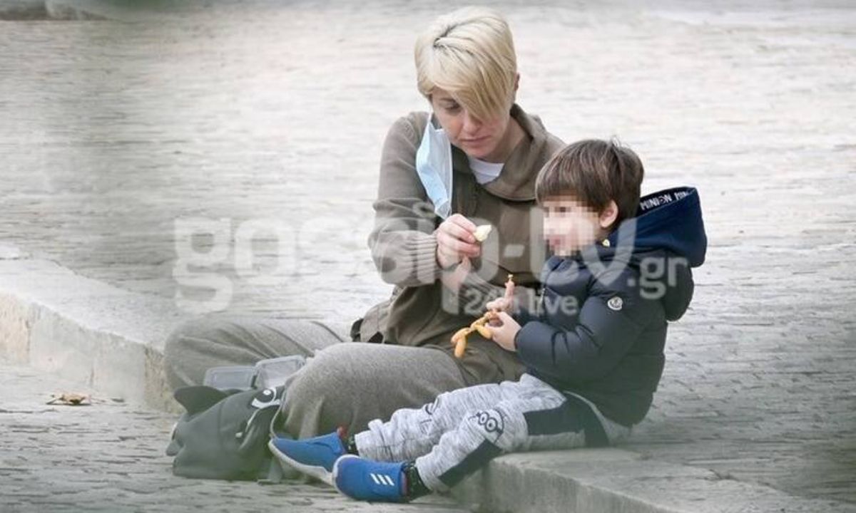 Σία Κοσιώνη: Βόλτα με φόρμες και τον γιο της, Δήμο Μπακογιάννη! (Pics)