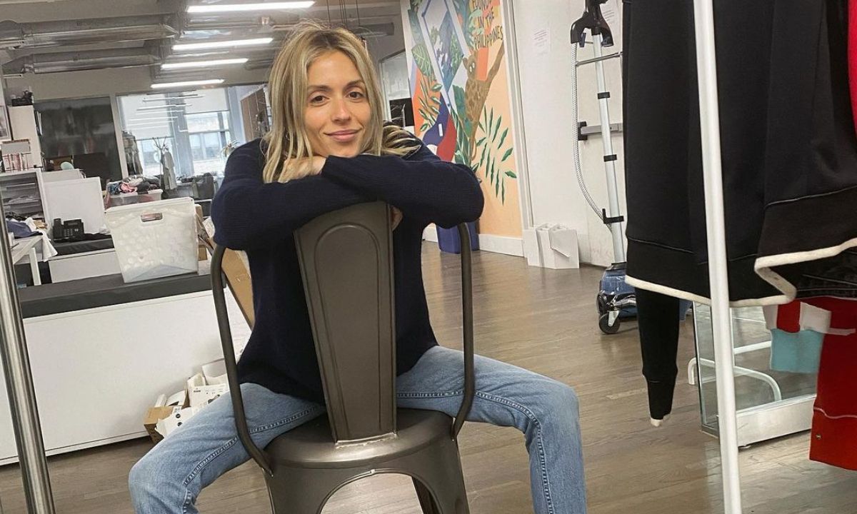 Η Σοφία Καρβέλα στόλισε το δέντρο της & μας χάρισε την πιο ωραία της φωτό