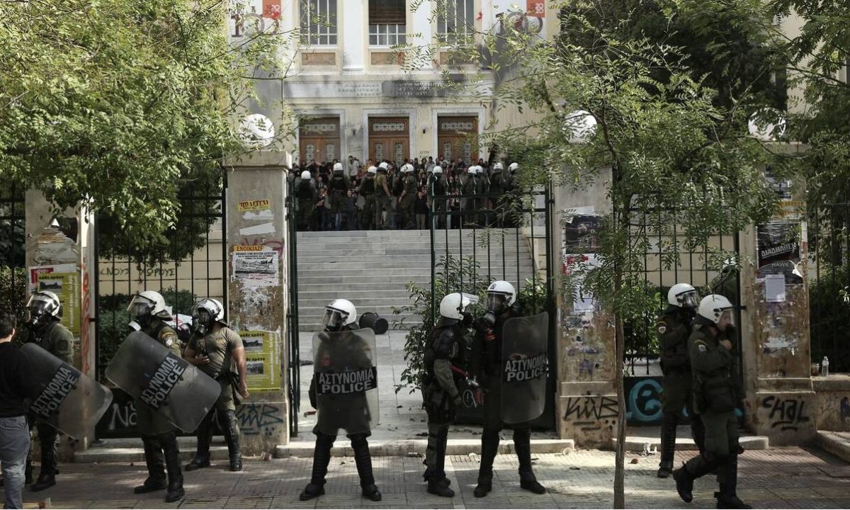 «Μοντέλο Κέιμπριτζ» στα Πανεπιστήμια: Το σχέδιο για τη φύλαξή τους