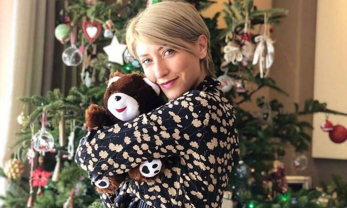 Κοσιώνη: Το Χριστουγεννιάτικο δέντρο της είναι παραμυθένιο! Δες πώς το έχει στολίσει