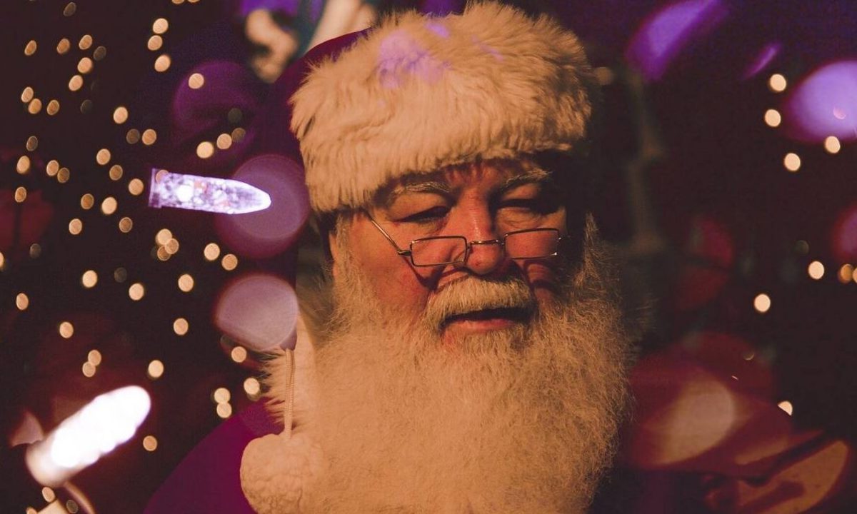 Φάουτσι: Ο Άγιος Βασίλης εμβολιάστηκε και είναι έτοιμος να μοιράσει δώρα