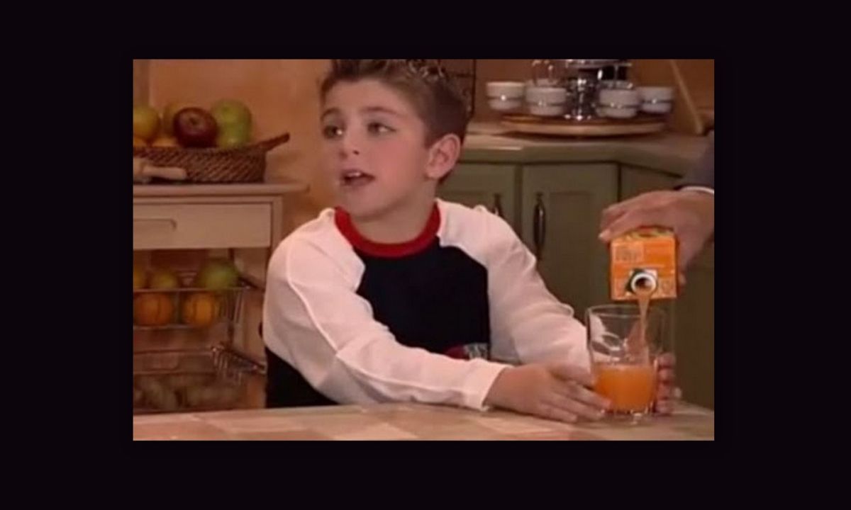 Βασίλης Καραγιάννης: Αγνώριστος ο μικρός «Φοίβος» από τη σειρά «Νταντά» - Δες πώς είναι σήμερα