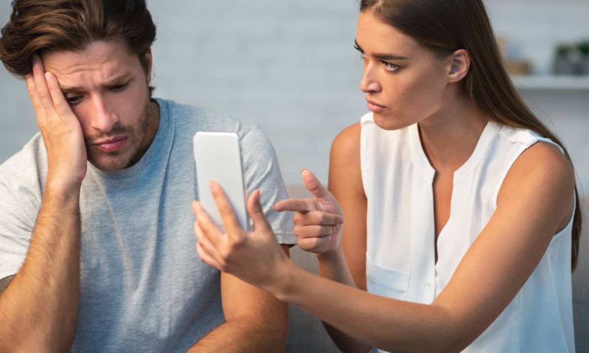 Είσαι με Δίδυμο, Ζυγό ή Υδροχόο και υποψιάζεσαι ότι δεν είσαι η μόνη γυναίκα της ζωής του;