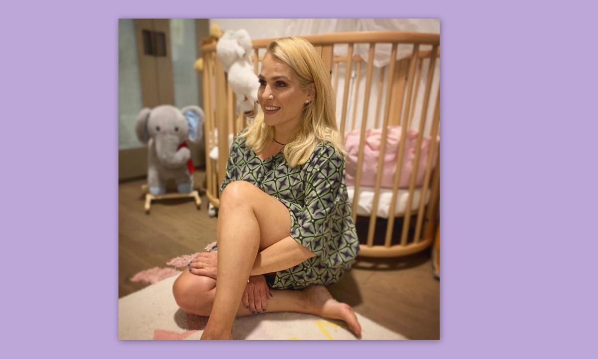 Τζένη Μπότση: Το νέο hairlook και τα πλάνα από το σαλόνι με την κόρη της