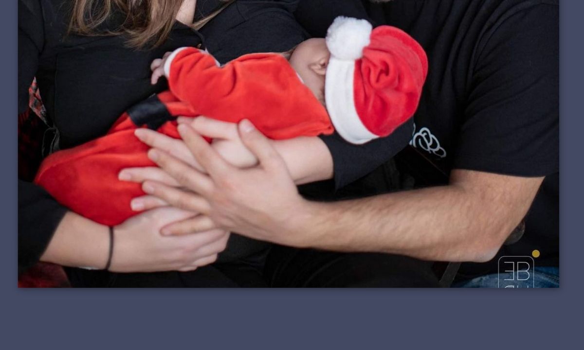 Έλληνας παρουσιαστής δημοσίευσε την πρώτη φώτο με τον 2 μηνών γιο του