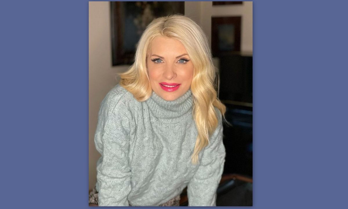 Ελένη Μενεγάκη: Όπως δεν την έχετε ξαναδεί στην αυλή της - Ανακοίνωσε το νέο ξεκίνημά της