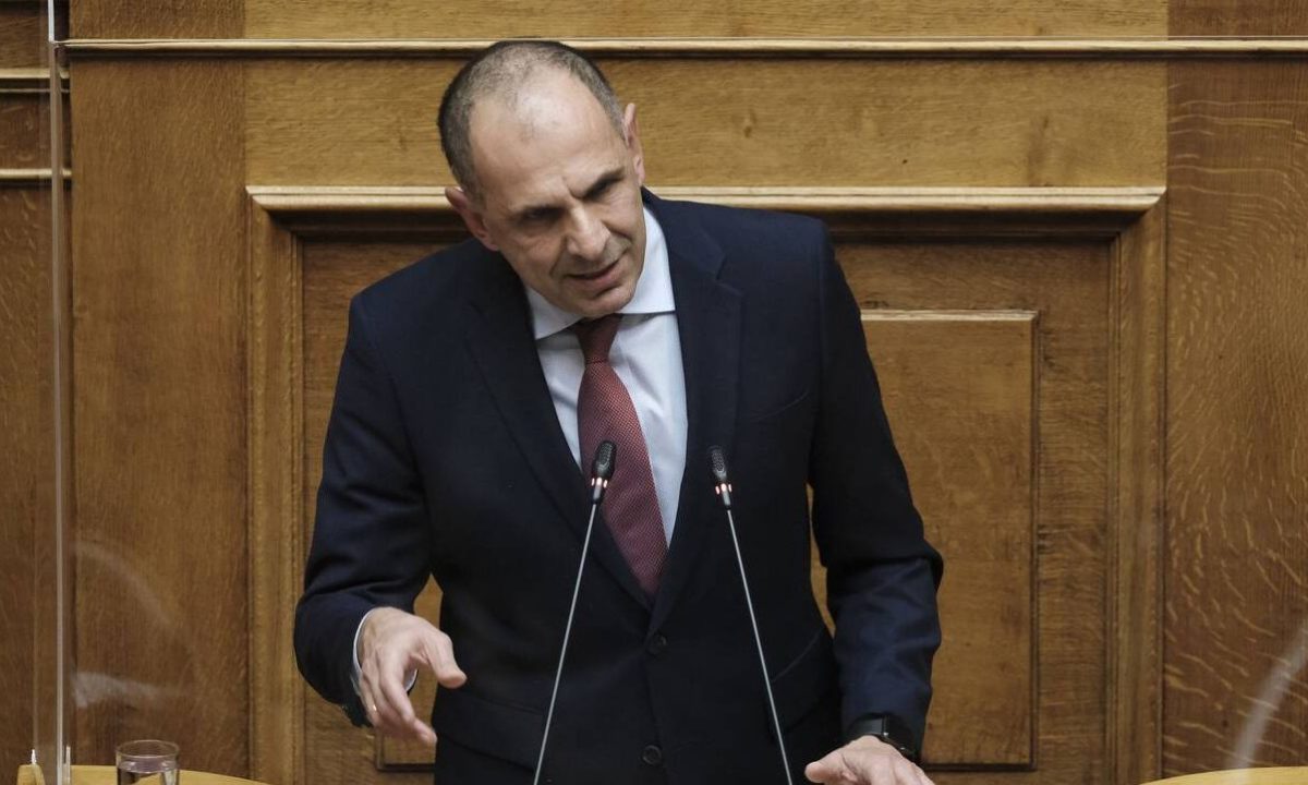 Γεραπετρίτης: Κρίσιμη η επιστροφή των παιδιών στα σχολεία - Στόχος τα 30.000 εμβόλια ημερησίως