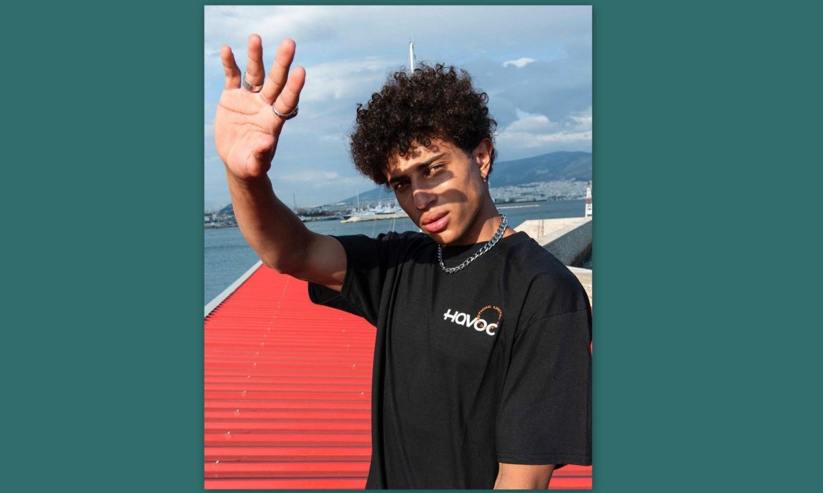 GNTM: Ο Ηρακλής ποζάρει με τη μητέρα του και εκείνη μοιάζει με μεγάλη του αδερφή